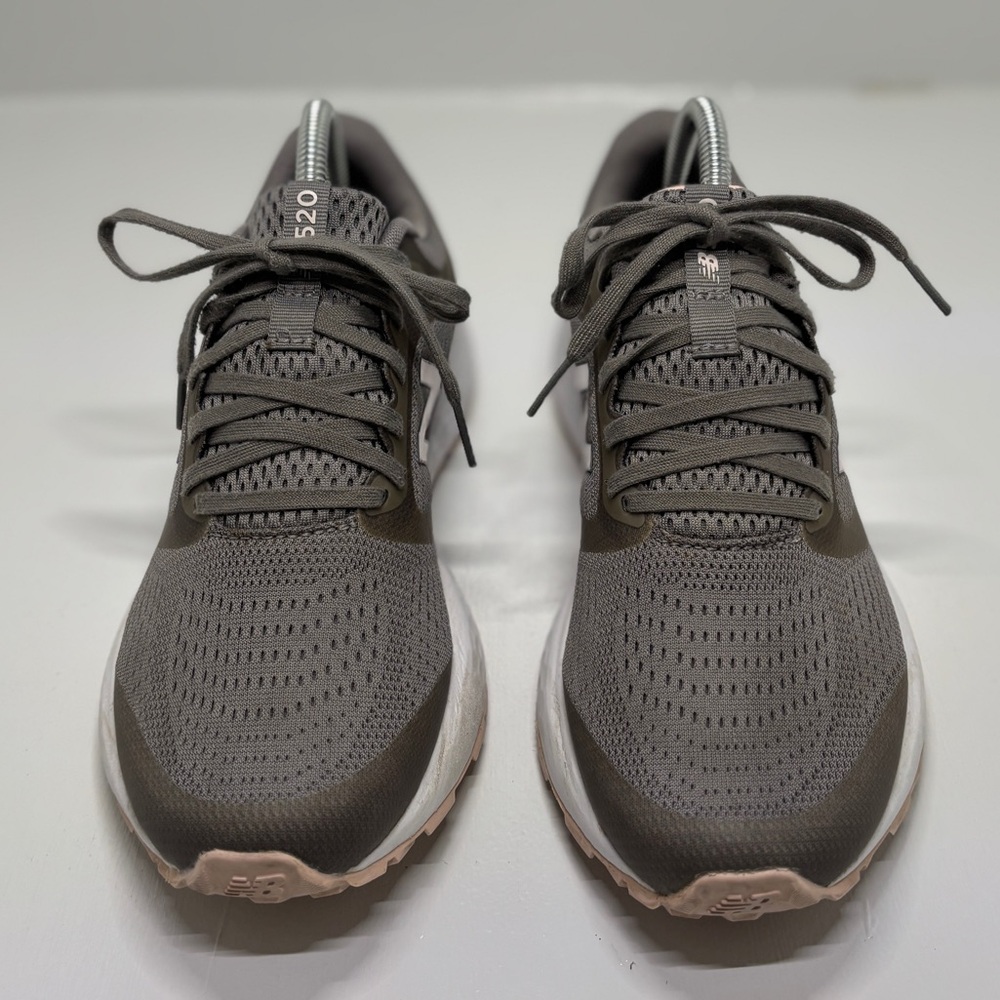 New Balance Fresh Foam 520 v8 Women’s Size 10 Gray Pink Running Shoes W520LM6 - Picture 4 of 14
